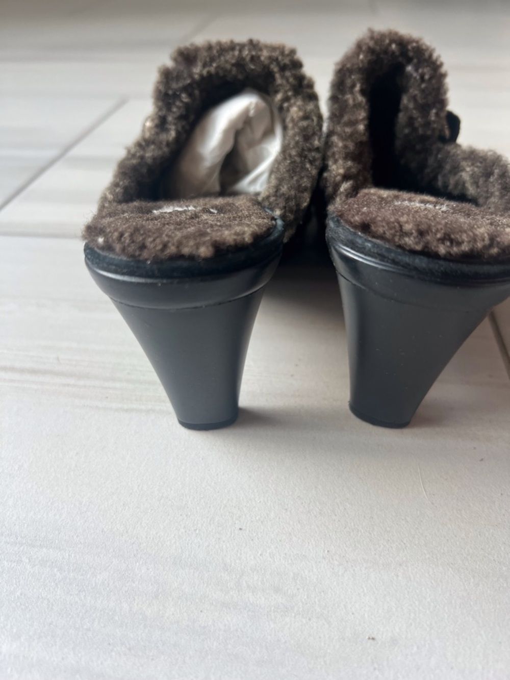 Stuart Weitzman Black Suede Shearling-Trim Slip-On Mules - Picture 4 of 8